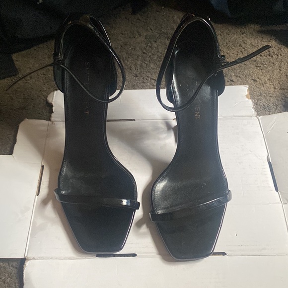 I wore them like 3 times but still in good condition - Picture 7 of 8